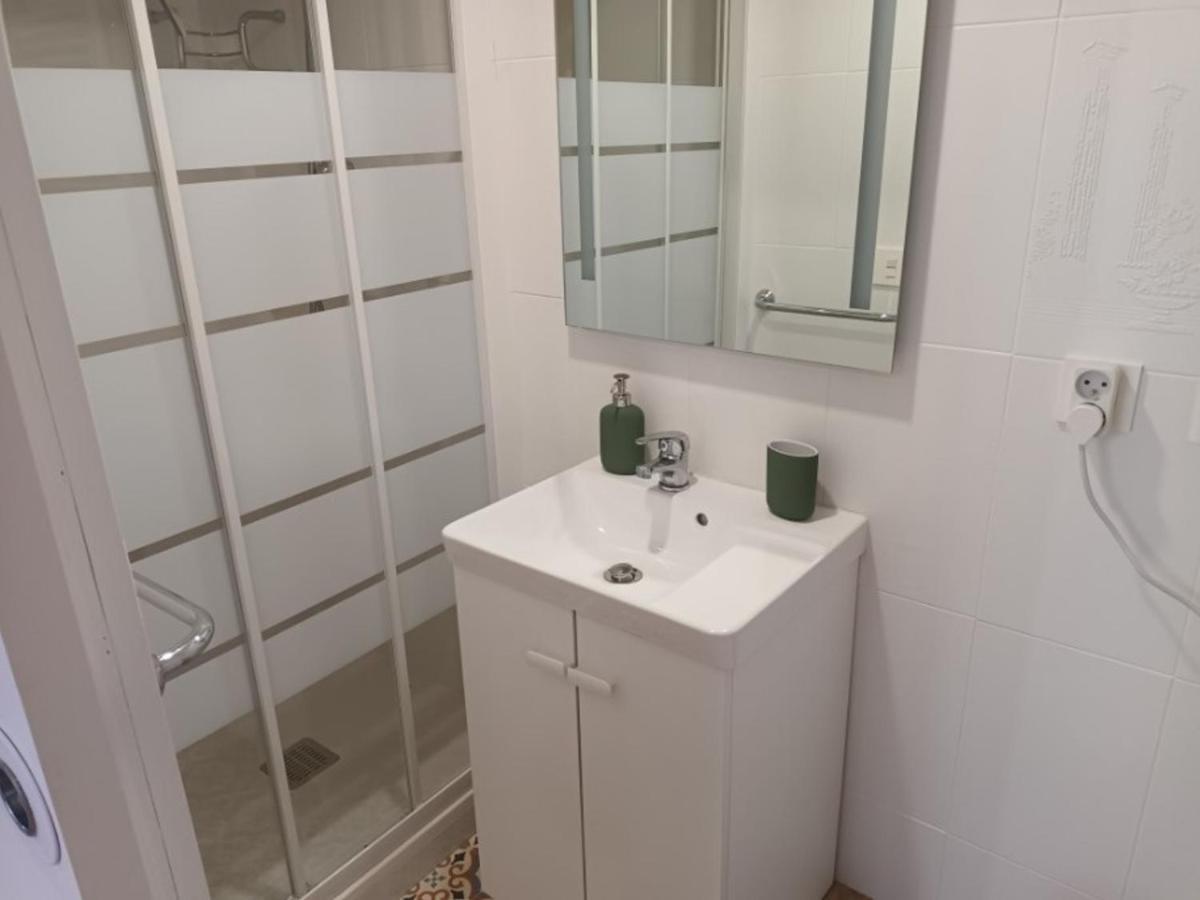 Appartement T2 Renove, Centre-Ville Hendaye, Proche Baie, Sans Ascenseur, Balcon, Calme, Wifi Non Inclus - Fr-1-239-850 Exteriör bild